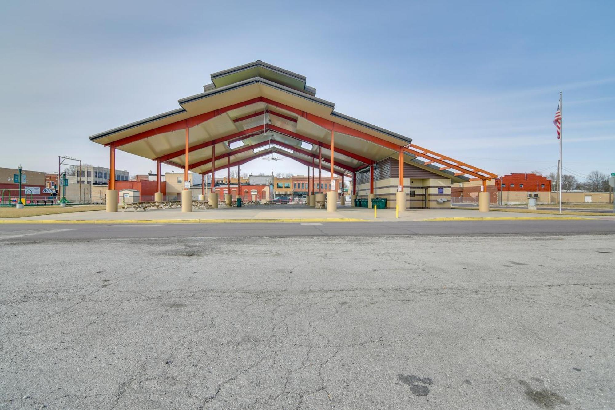 Dtwn Loft In The Heart Of Monett Pets Welcome! Exteriör bild