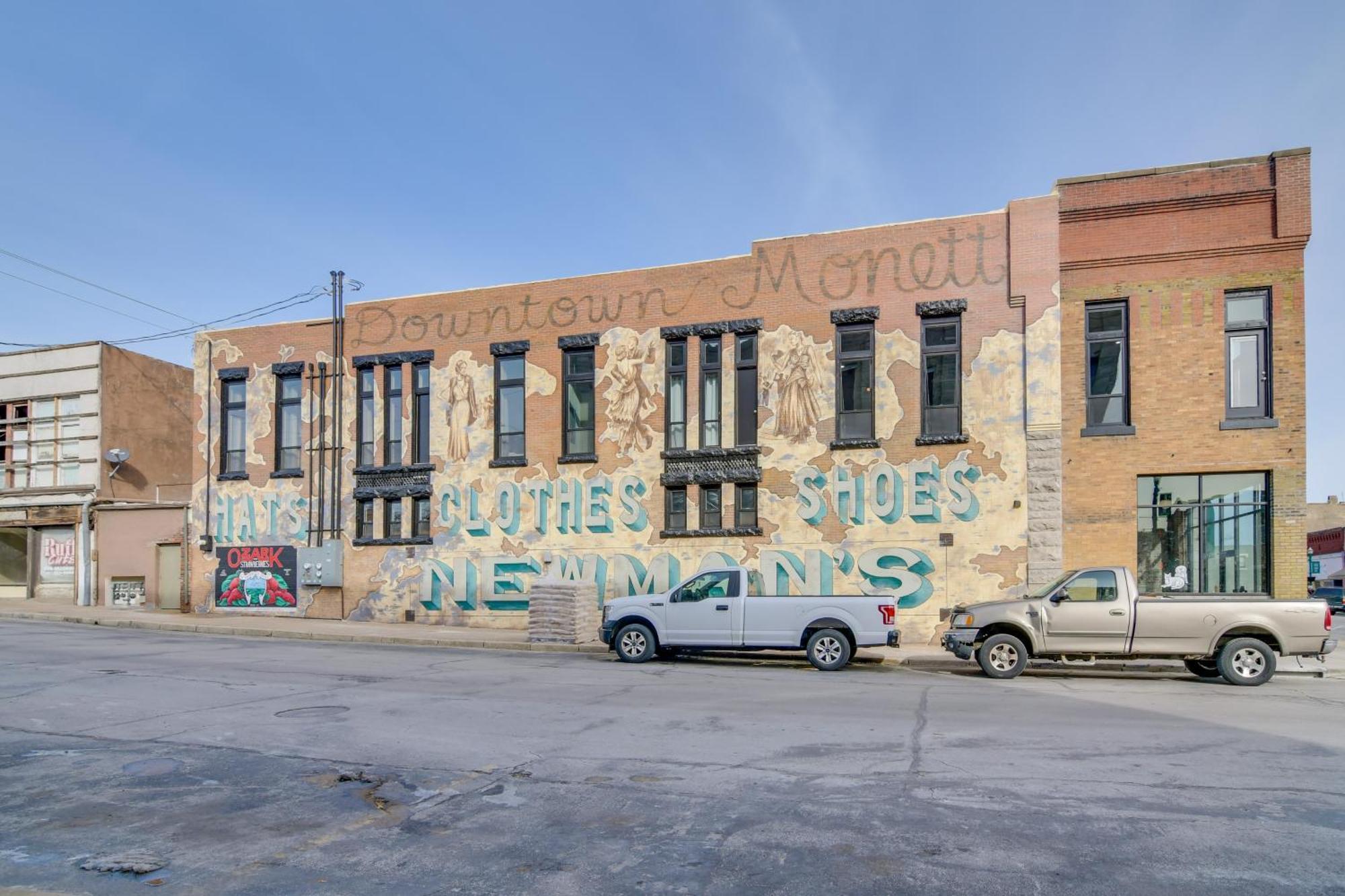 Dtwn Loft In The Heart Of Monett Pets Welcome! Exteriör bild