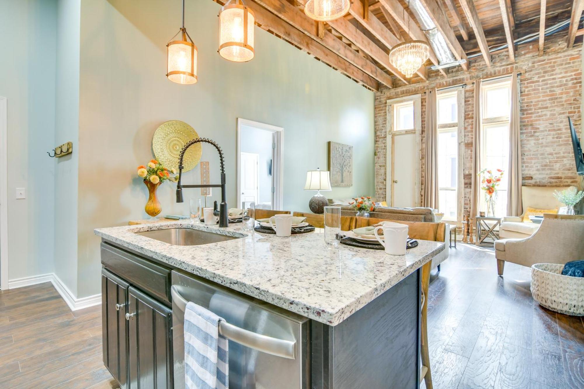 Dtwn Loft In The Heart Of Monett Pets Welcome! Exteriör bild