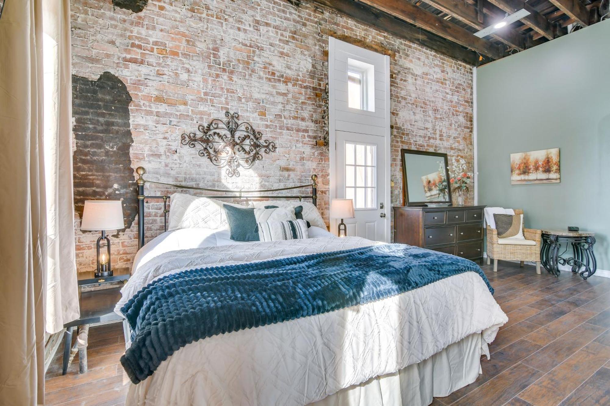 Dtwn Loft In The Heart Of Monett Pets Welcome! Exteriör bild
