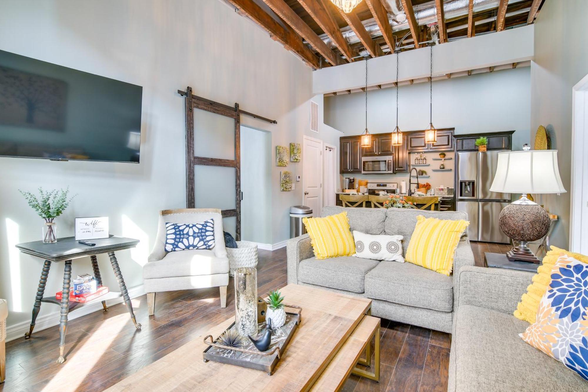 Dtwn Loft In The Heart Of Monett Pets Welcome! Exteriör bild