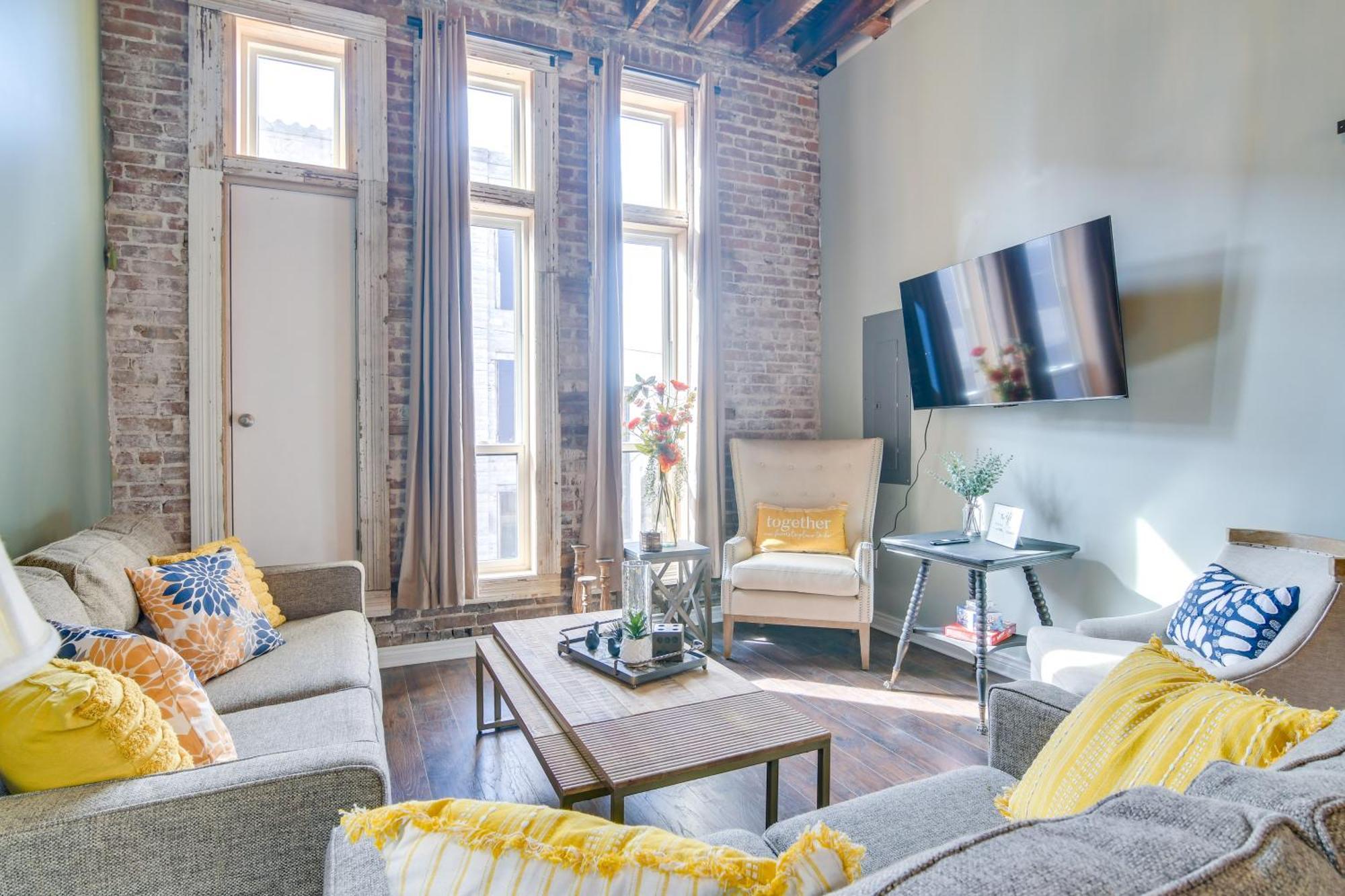 Dtwn Loft In The Heart Of Monett Pets Welcome! Exteriör bild